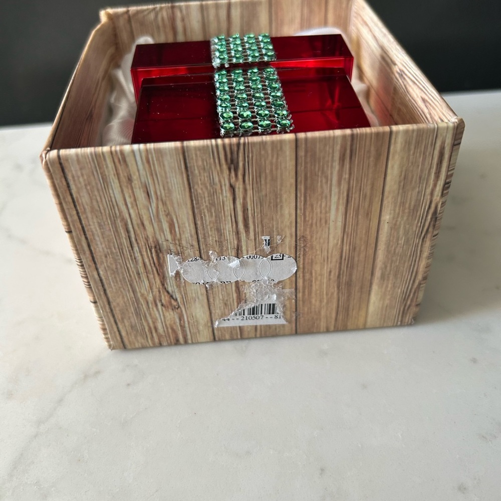 Crystal Gift Box Red with Green Bow - Picture 5 of 6